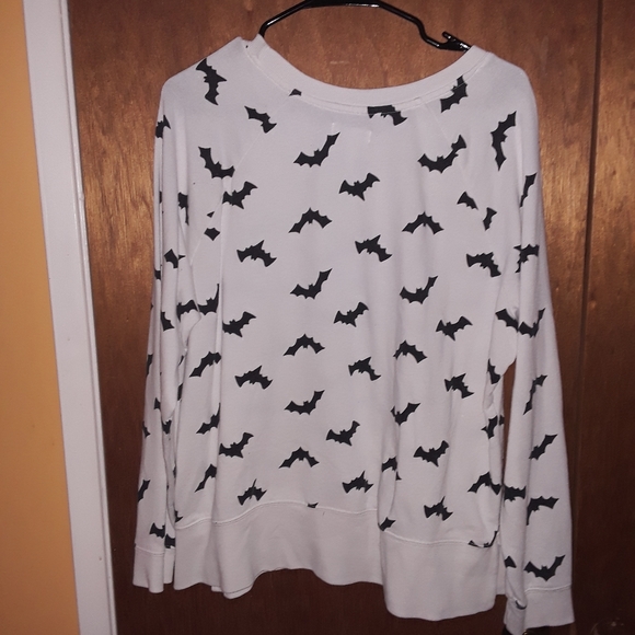 Nwot Bat Halloween Crewneck Sweatshirt 